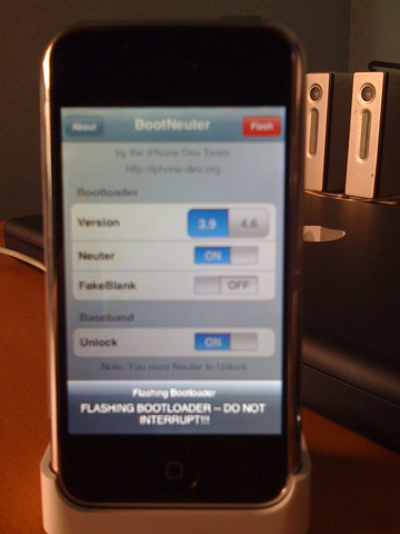 Apple iPhone Unlocked 1.1.4 Custom Fimware